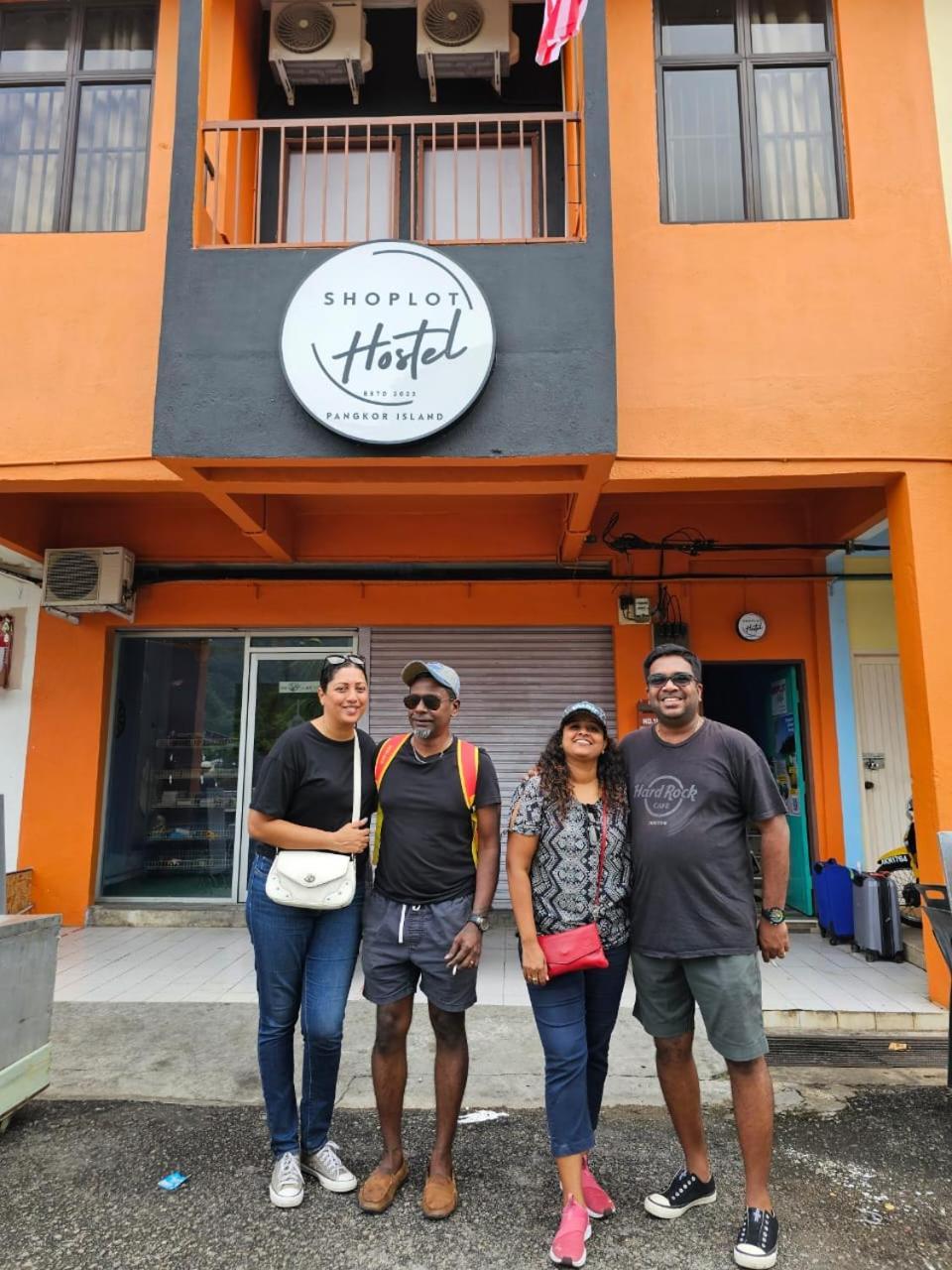Shoplot Hostel Pangkor カンポン・パシール・ボガ エクステリア 写真