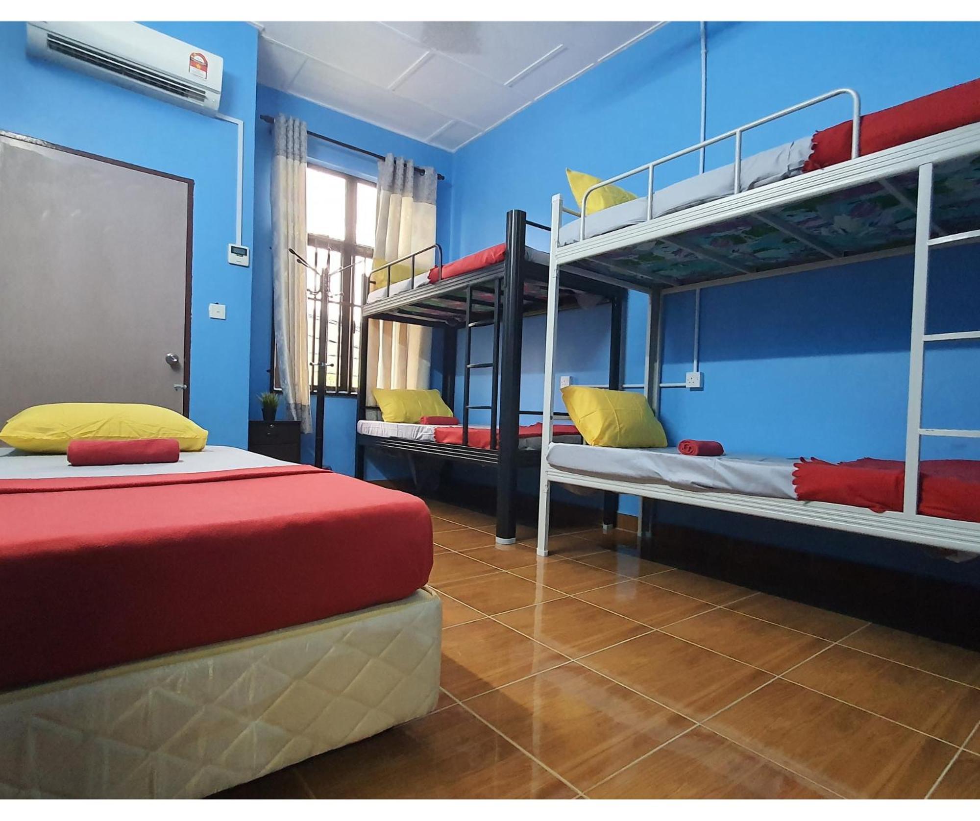 Shoplot Hostel Pangkor カンポン・パシール・ボガ エクステリア 写真