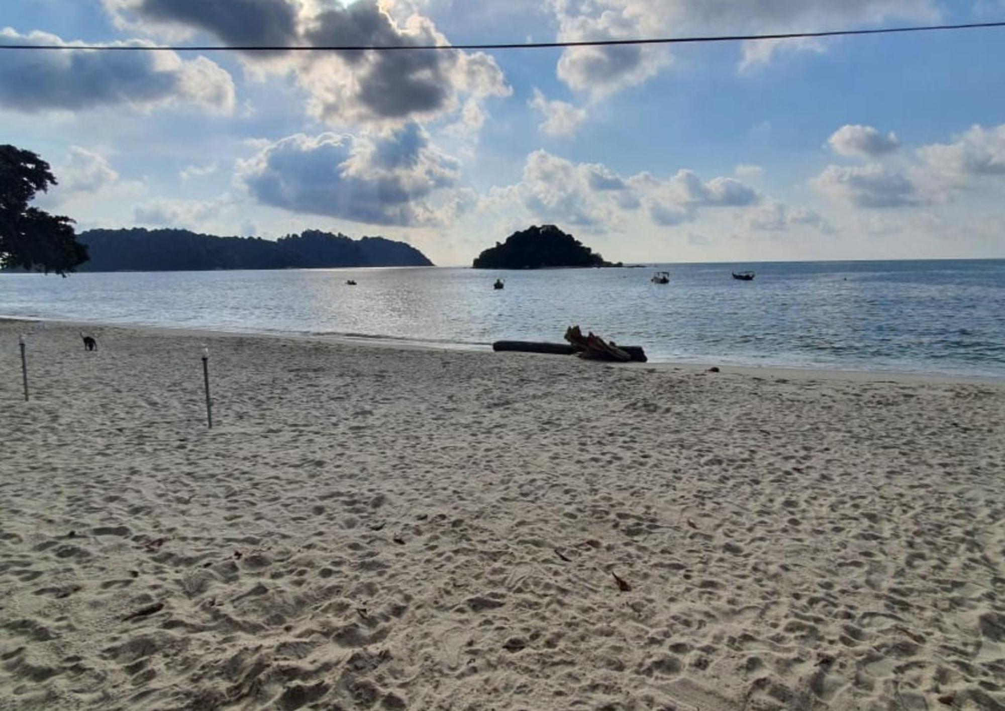 Shoplot Hostel Pangkor カンポン・パシール・ボガ エクステリア 写真