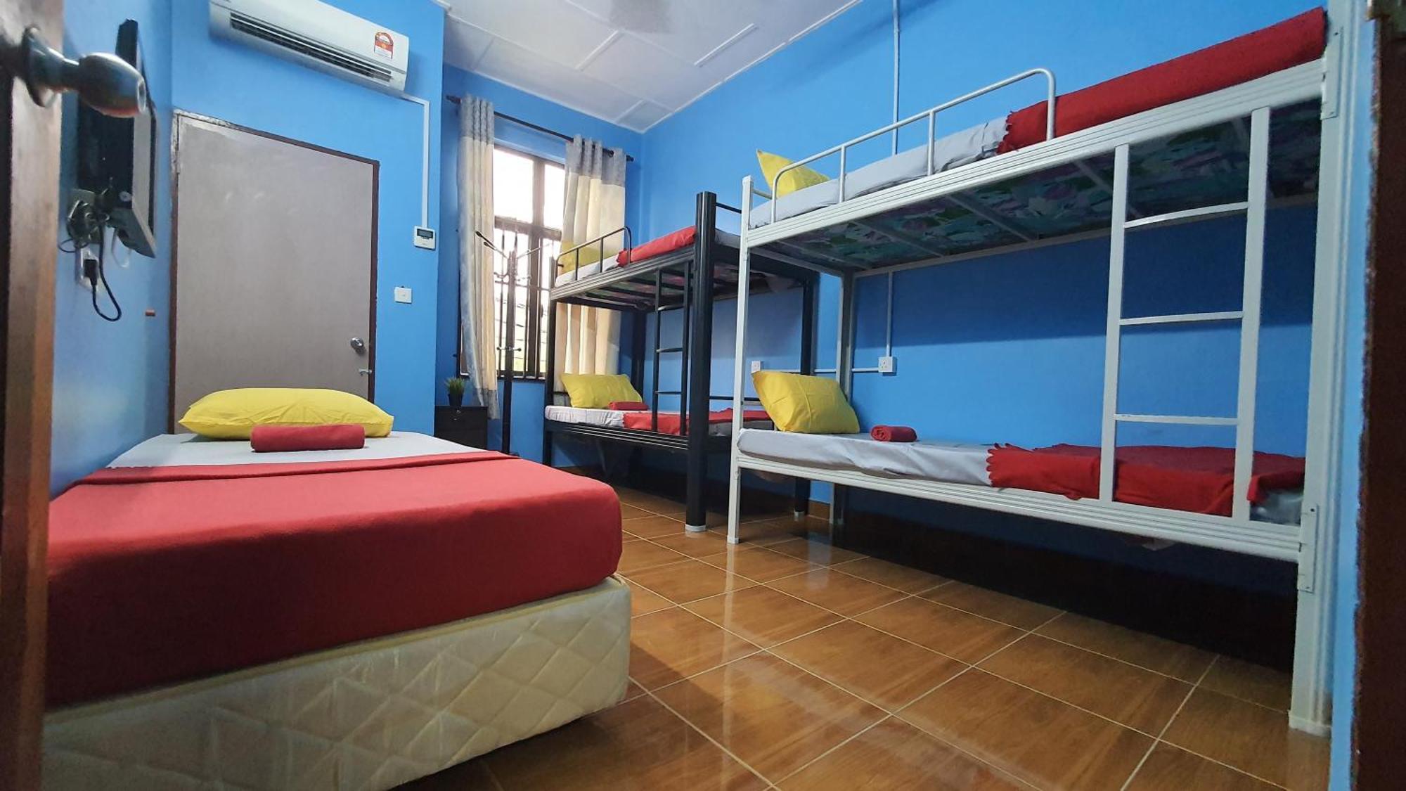 Shoplot Hostel Pangkor カンポン・パシール・ボガ エクステリア 写真