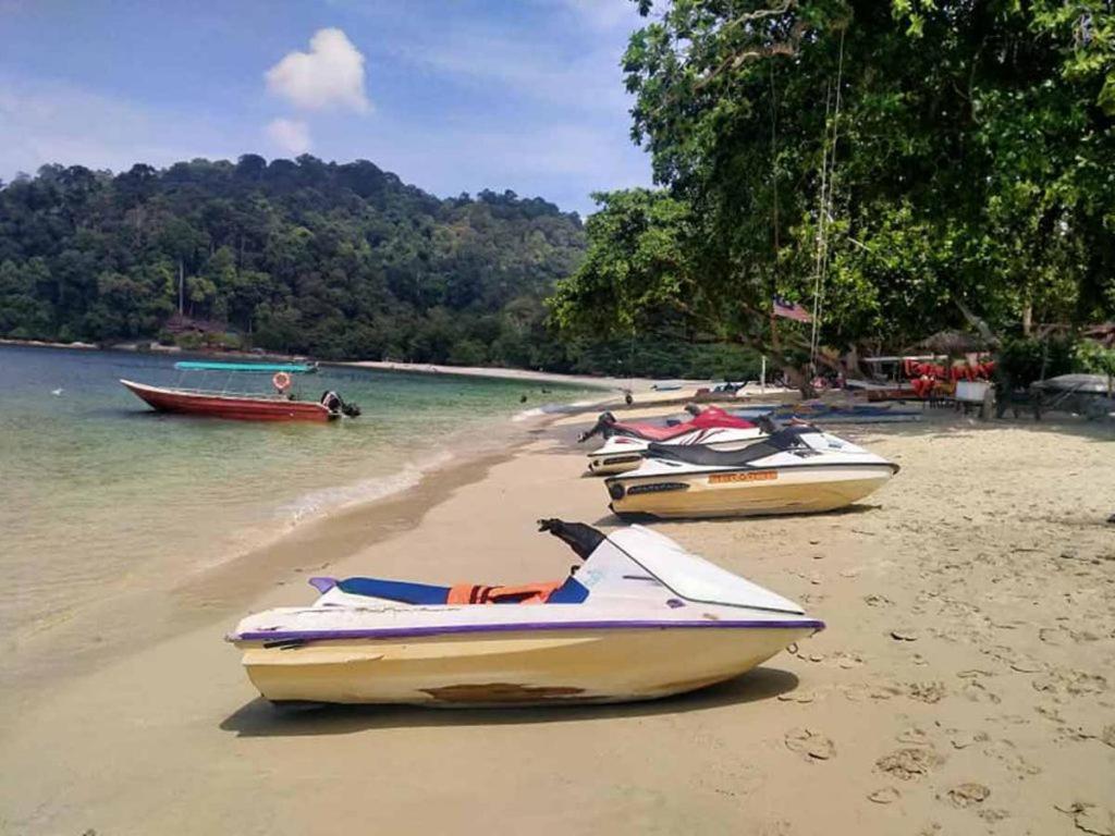 Shoplot Hostel Pangkor カンポン・パシール・ボガ エクステリア 写真